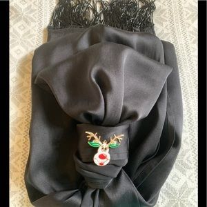 NWOT faux silk wrap w/fringe.